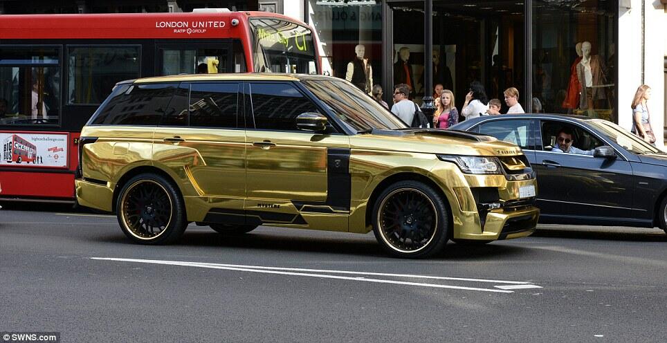 Cara 'Playboy' Arab Boyong Mobil Mewah ke London