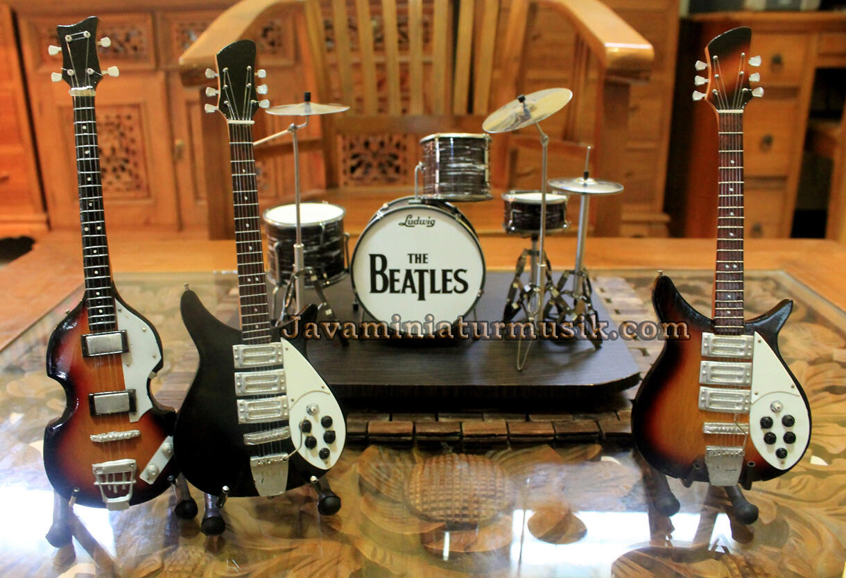 Terjual Jual Miniatur Gitar George Harisson THE BEATLES 