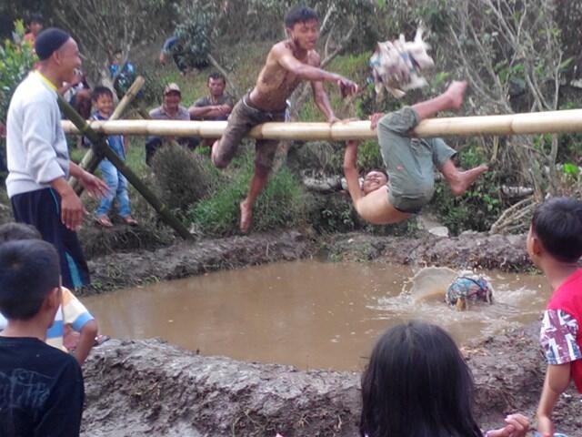 Yuk kita intip lomba 17an di Cipanas-Cianjur. memang BEDA!