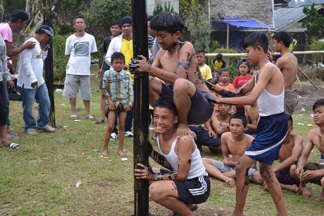 Yuk kita intip lomba 17an di Cipanas-Cianjur. memang BEDA!