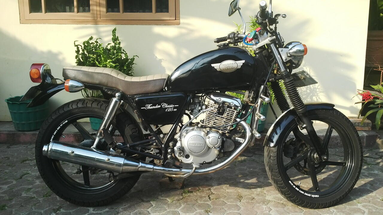 Terjual Suzuki thunder 125 2008 modif classic japstyle 