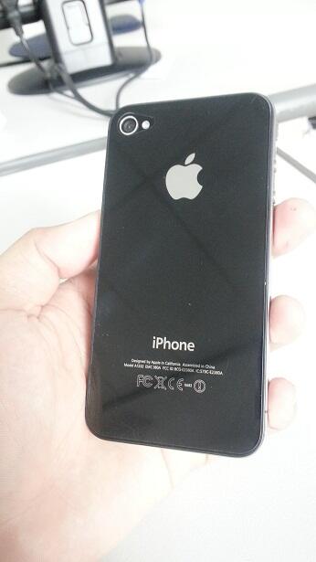 jual iphone 4 FU 8GB bisa semua kartu GSM game banyak batangan bonus bumper 1,9 negoo