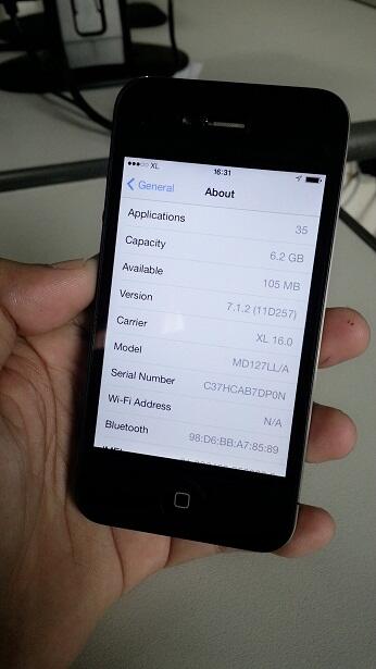 jual iphone 4 FU 8GB bisa semua kartu GSM game banyak batangan bonus bumper 1,9 negoo