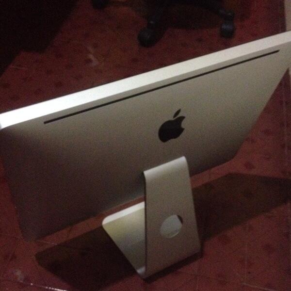 TERBATAS .. APPLE IMAC 21.5" CORE I3 3.3GHZ HDD 1TB RAM 4GB KEYBOARD MOUSE WIRELESS