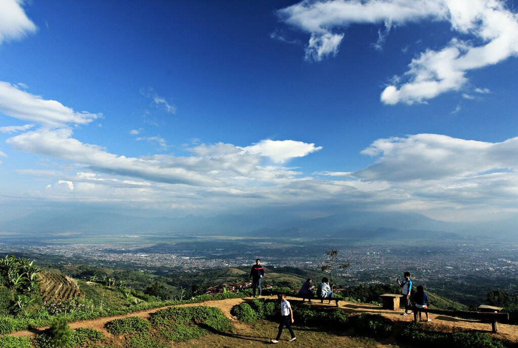 Keindahan Bukit Moko, Puncak Tertinggi Kota Bandung