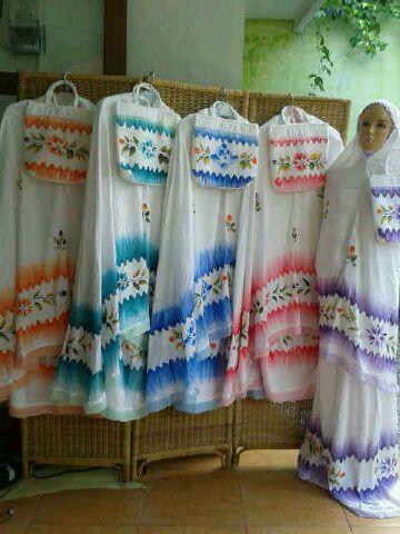 Mukena Cantik, mulai dari Mukena Cecek, Polkadot, Mega Mendung dan Lukis TImbul