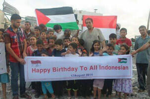 Ucapan DIRGAHAYU untuk INDONESIA dari PALESTINA(PICT)