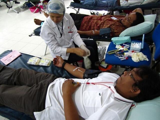 Mengapa Donor Darah Gratis Tapi Penerimanya Harus Bayar?