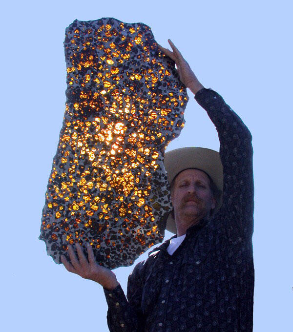 &#91;UNIK&#93; Meteorit Berumur 4,5 Milyar Tahun Dari China