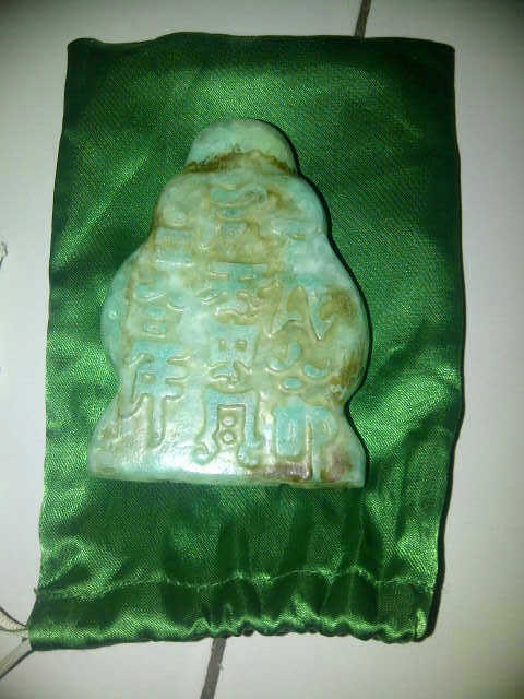 Batu giok terbukti keaslian nya