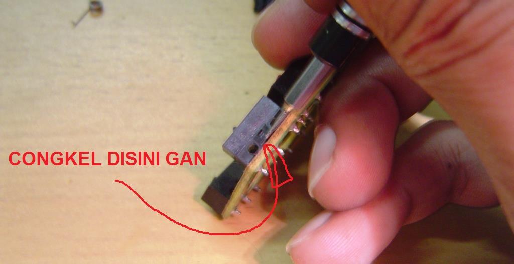 &#91;Tips&#93; Memperbaiki Switch (saklar) Klik Pada Mouse Tanpa Solder Menyolder