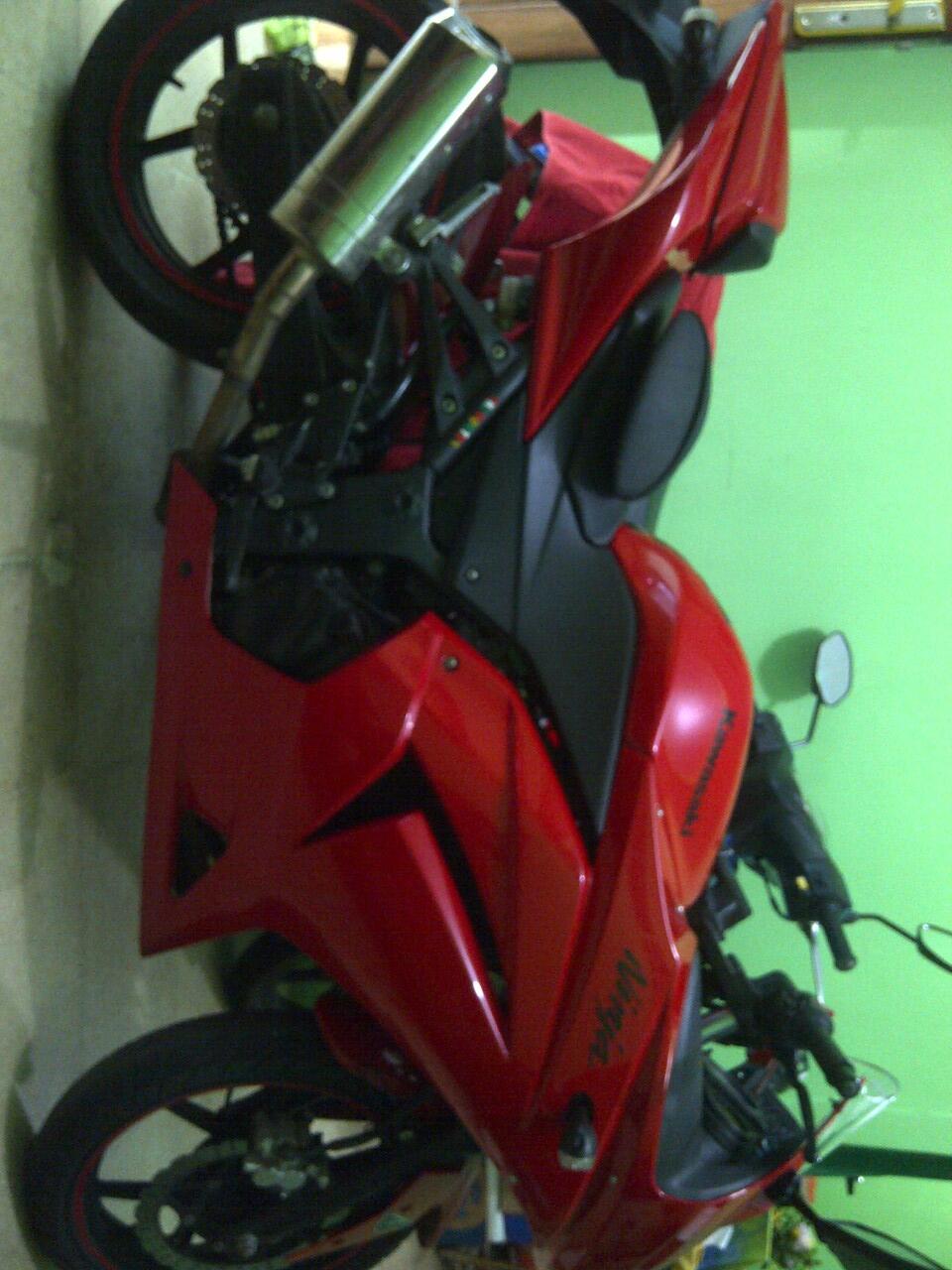 DIJUAL-KAWASAKI NINJA 250 TAHUN 2010