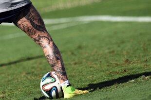 enam pesepakbola dengan tato terunik