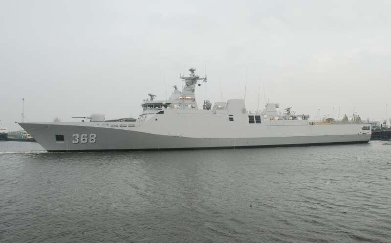 PASSING EXERCISE KRI FRANS KAISIEPO-368 dengan KRI BUNG TOMO -357 DI LAUT MEDITERANIA