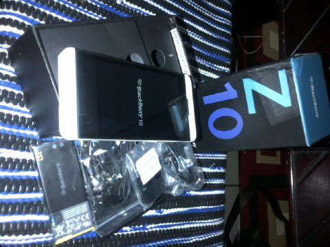 REPLIKA BLACKBERRY Z10 ANDROID JBEAN OS10 Body Fungsi 100% Sama 3G Cam 12MP+ 2MP