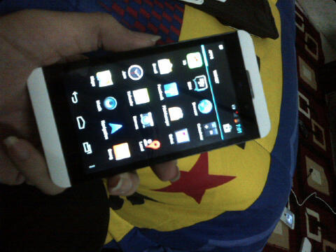 REPLIKA BLACKBERRY Z10 ANDROID JBEAN OS10 Body Fungsi 100% Sama 3G Cam 12MP+ 2MP