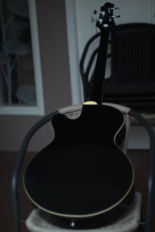 WTS : BASS GREG BENNETT ACOUSTIC ELECTRIC BLACK 