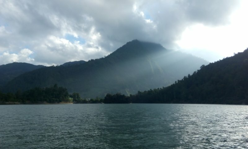 Mengenal lebih jauh obyek wisata Telaga Sarangan,Magetan. (Indah,Asri,Murah Meriah)