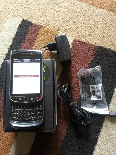 Blackberry Torch 1 9800 BANDUNG