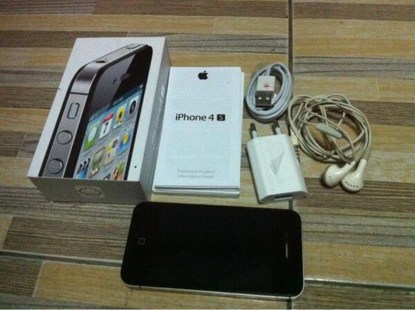 WTS iPhone 4S 32GB Black!