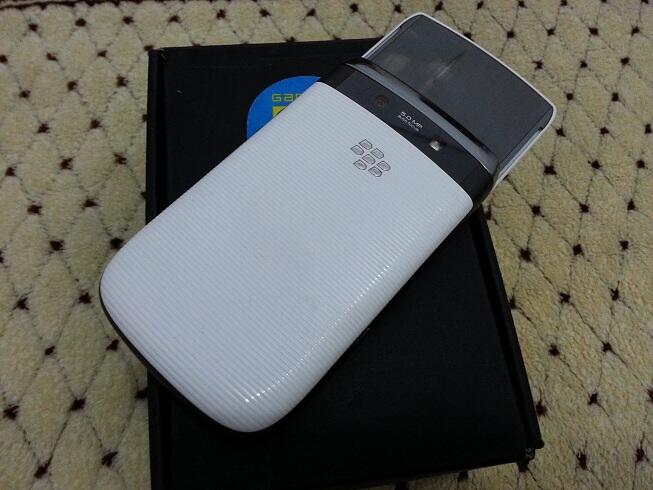 blackberry torch 1 9800 CTN MINT CONDITION