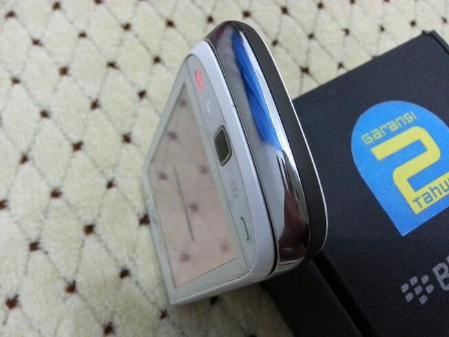 blackberry torch 1 9800 CTN MINT CONDITION