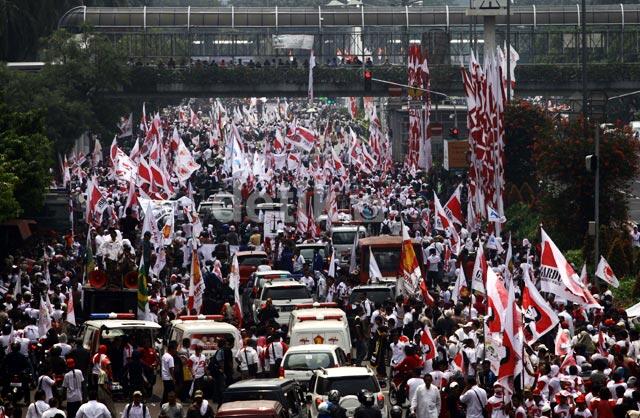 SHARE FOTO PUTUSAN MK DAN KONDISI JAKARTA DISINI GAN