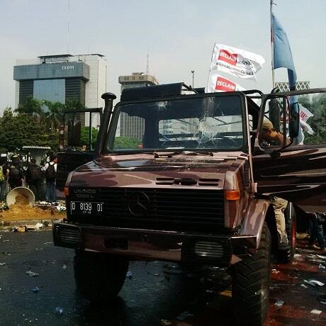 SHARE FOTO PUTUSAN MK DAN KONDISI JAKARTA DISINI GAN