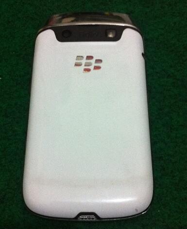 Blackberry Bb Belagio 9790 Putih 95% Mulus, Malang