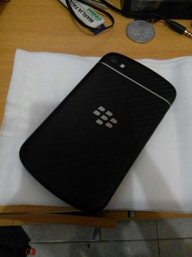 BlackBerry Q10 Black muluus melintiiiir gan 98%