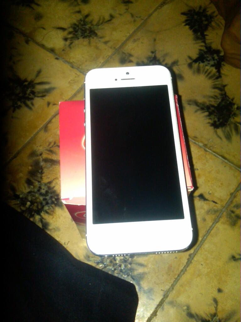 iphone 4s 16gb lock icloud linked id murmer aja buat sewa cabe gan