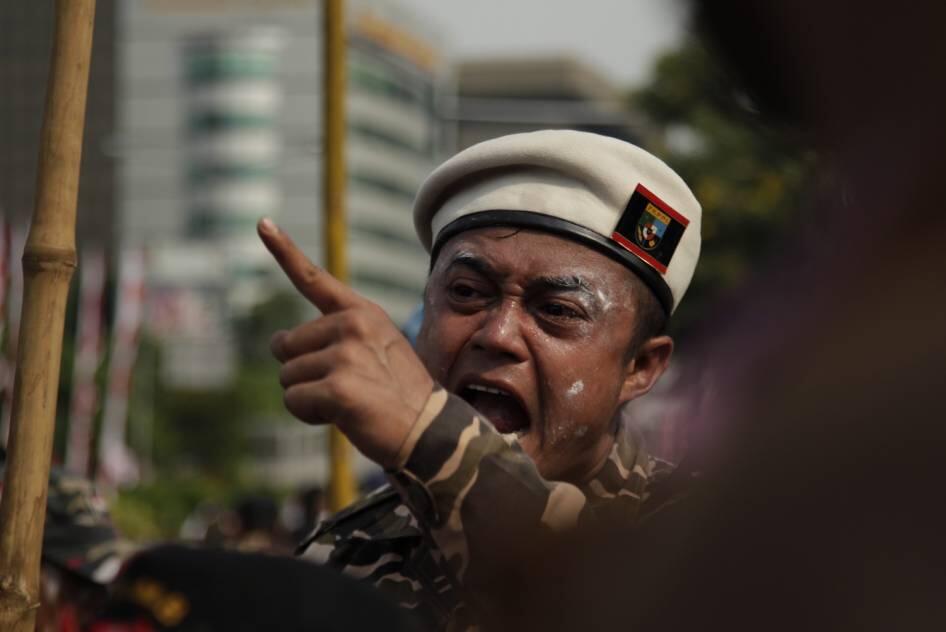 FOTO: Pendukung Prabowo Dibubarkan Polisi