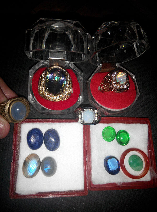 Batu Permata zamrud mystic quarts kalimaya lazuli labrodite giok yahman king safir