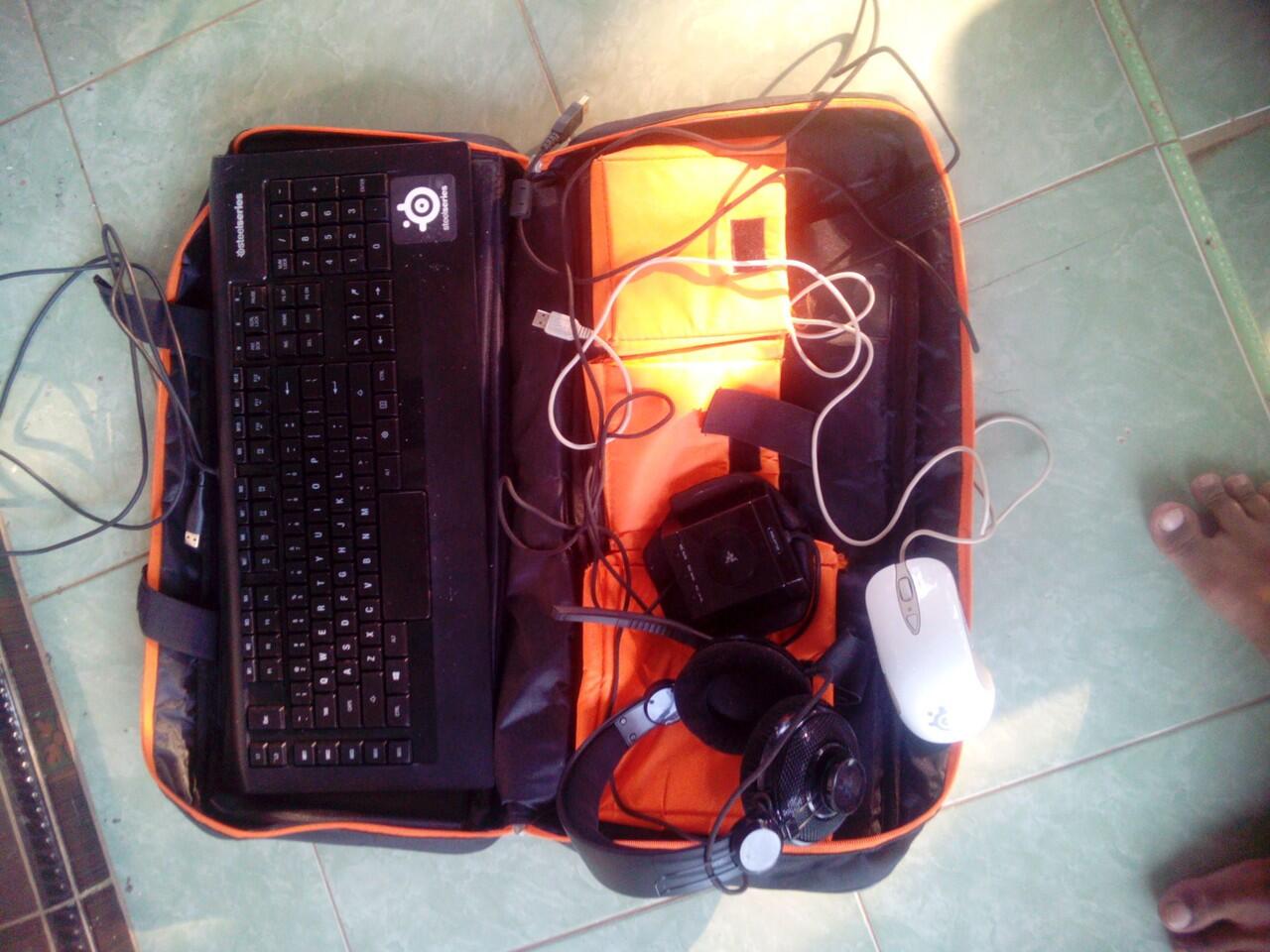 KEYBOARD HEADSET MOUSE RAZER & STEEL SERIES MURAH