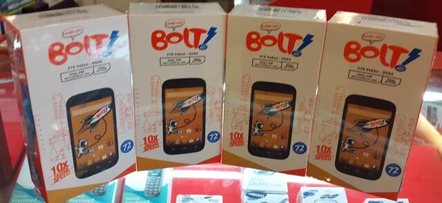 SMARTPHONE BOLT ZTE V9820 DAN IVO V5 HARGA BERSAHABAT