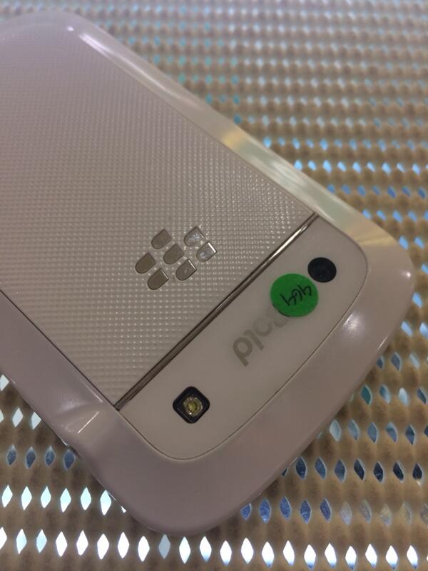 Blackberry Dakota 9900 white TAM mulus semarang