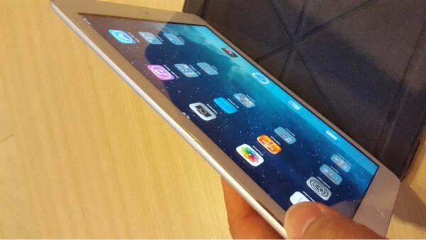 Jual Ipad Air white 64gb Cellular + Moshi book cover ori