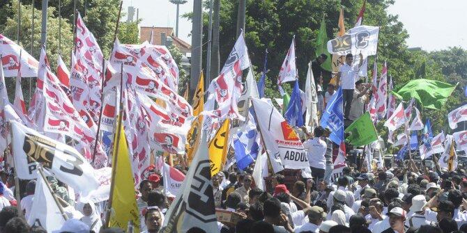 6 Cerita lucu demo massa Prabowo di MK