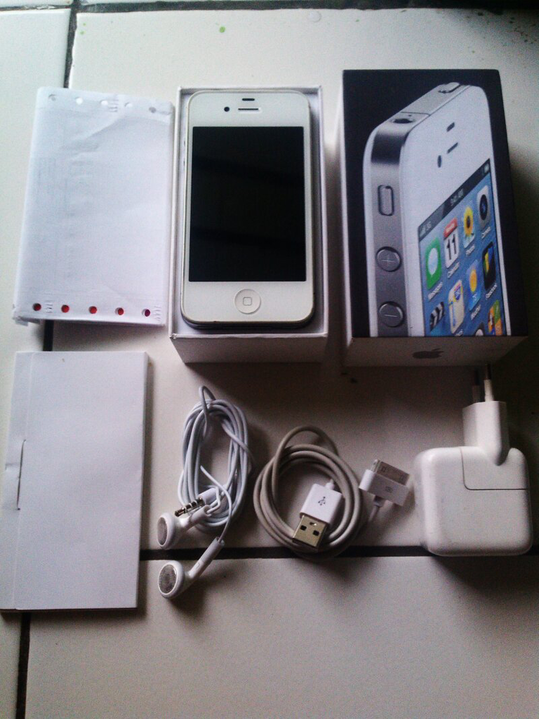 iPhone 4 Cdma 16Gb Mulus, Fullset & iCloud Aman
