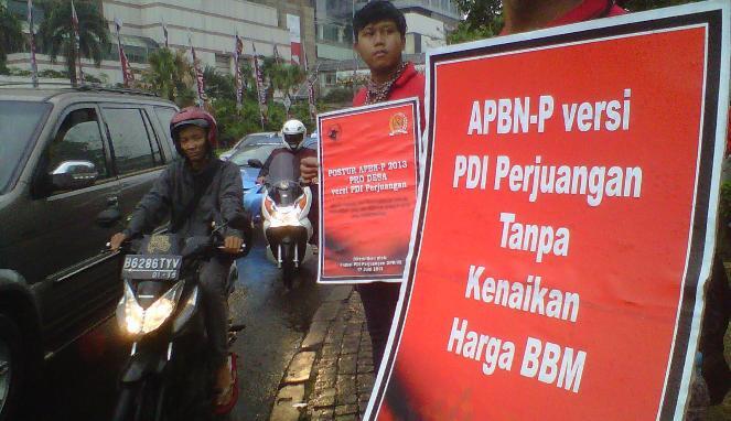 &#91;Menolak Lupa&#93;Tangis Politikus PDI Perjuangan Usai Walk Out