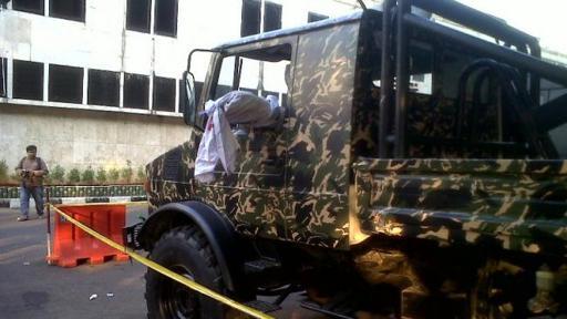 &#91;Wih...!!!&#93; Ada 'Pocong' di Unimog Pendukung Prabowo-Hatta