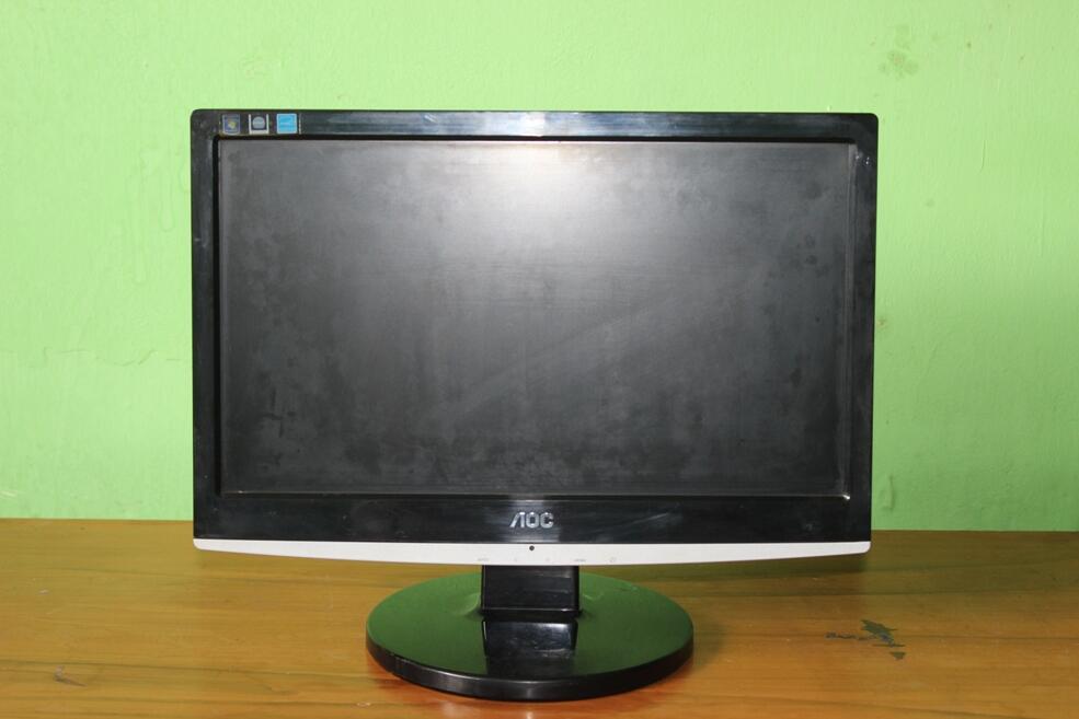 PC AMD APU A4 3300 (Radeon HD 6410) + LED AOC 15.6" + Bonus Mini Speaker (BOGOR)