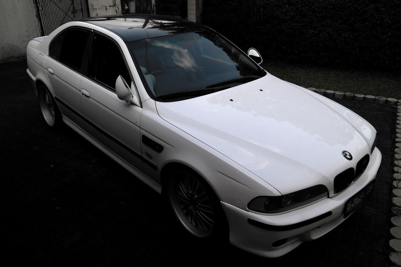 Cari BMW 528 I E39 M5 FULL MODIFIKASI FULL M5 MURAAHHHH JUAL