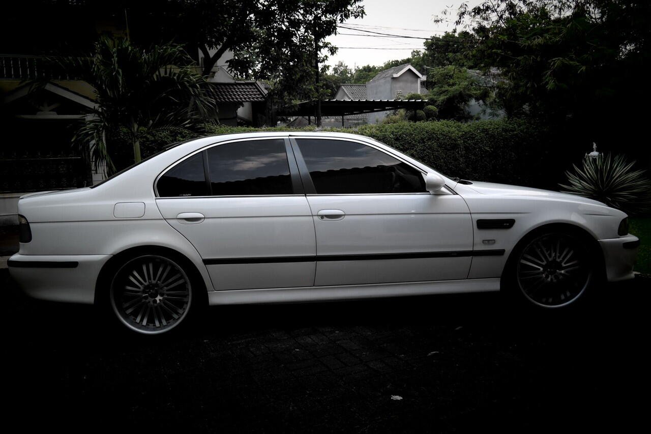 Cari BMW 528 I E39 M5 FULL MODIFIKASI FULL M5 MURAAHHHH JUAL