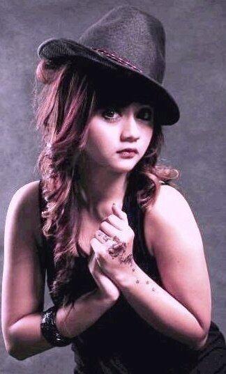 Foto dan Profil Jenita Janet...WOW
