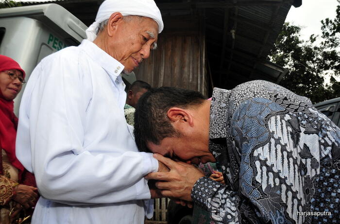 MENGUAK KISAH HIDUP HAMDAN ZOELVA SANG KETUA MK