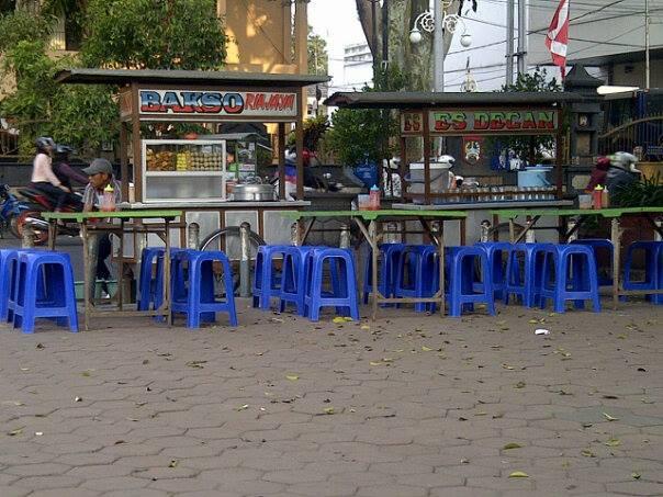 jangan beli bakso di alun2 malang gan