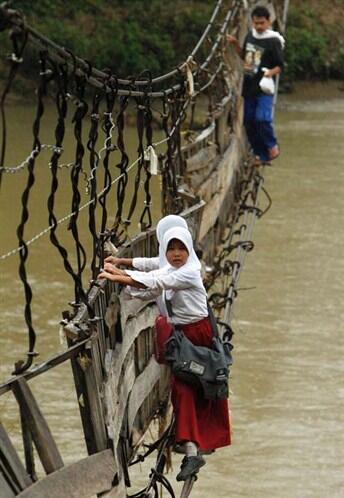 Miris gan ngeliatnya,, mpe nyentuh ke hati,,