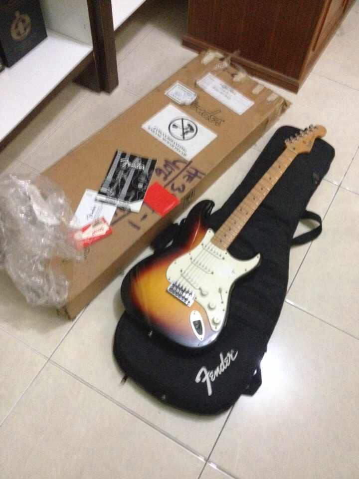 ◼︎◼︎◼︎ Fender Stratocaster Jual Cepat Bogor ◼︎◼︎◼︎