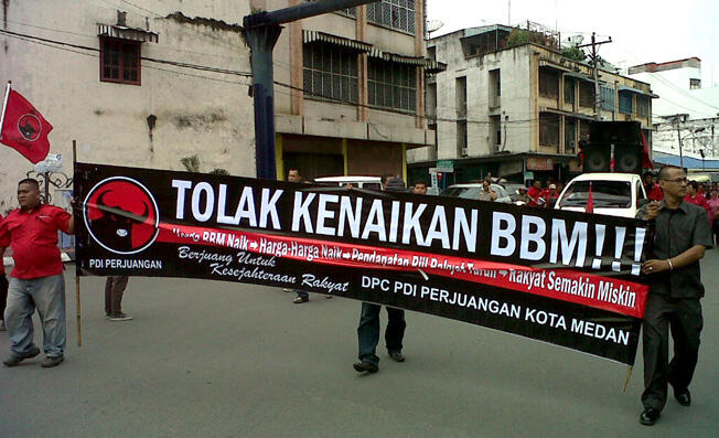 PDIP tolak keras harga BBM ...Itu dulu...skrg MUNAFIK